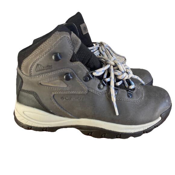 🥾 Columbia Womens 8 Gray Leather Hiking Boots Waterproof Newton Gorpcore 🥾 - Picture 1 of 13